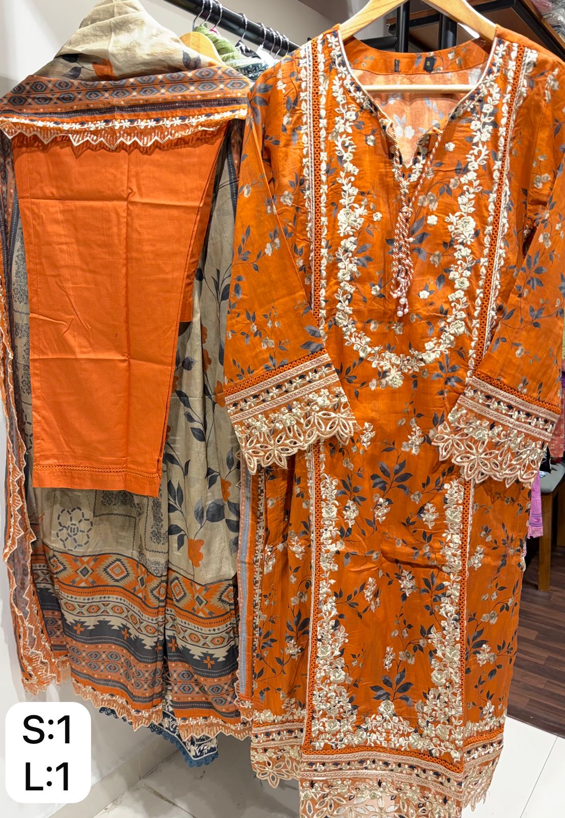 SADABAHAR SIGNATURE EMBROIDERED LAWN D.NO8