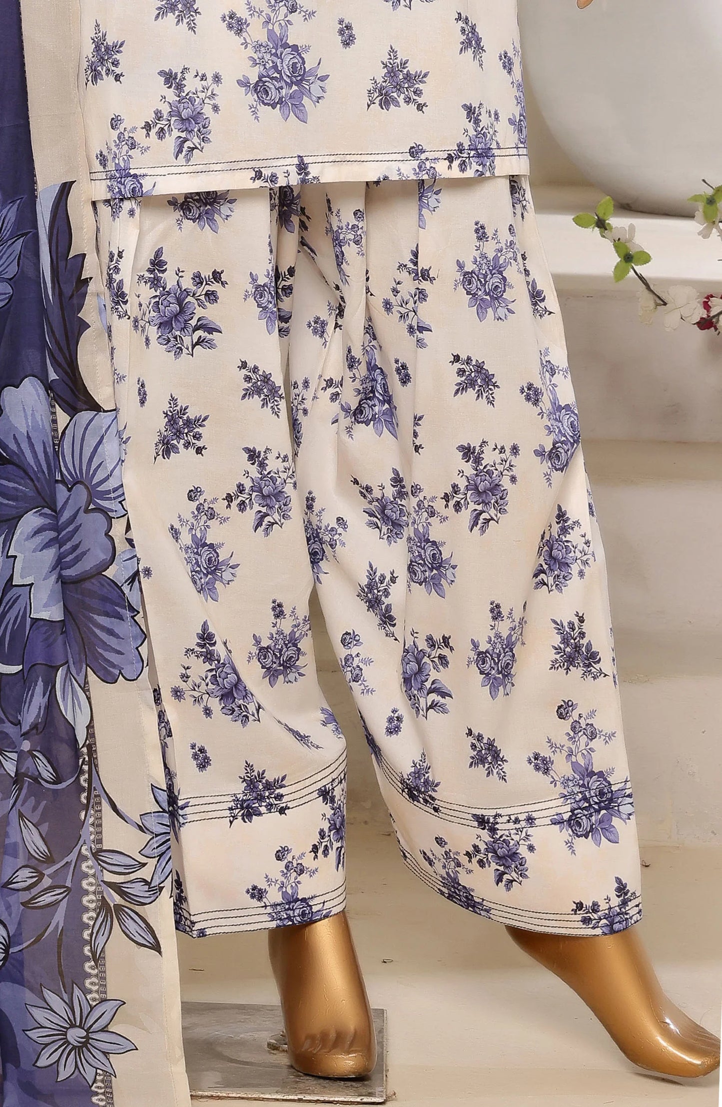 Sadabahar Printed Lawn Stitched 3 Piece Suit SPL05