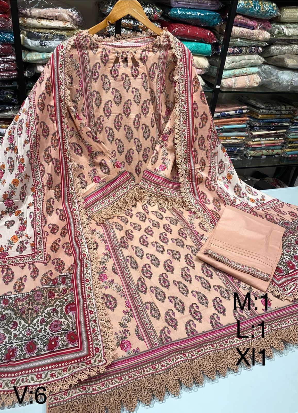 MAUSUMMERY LUXURY LAWN vol 6 - D06