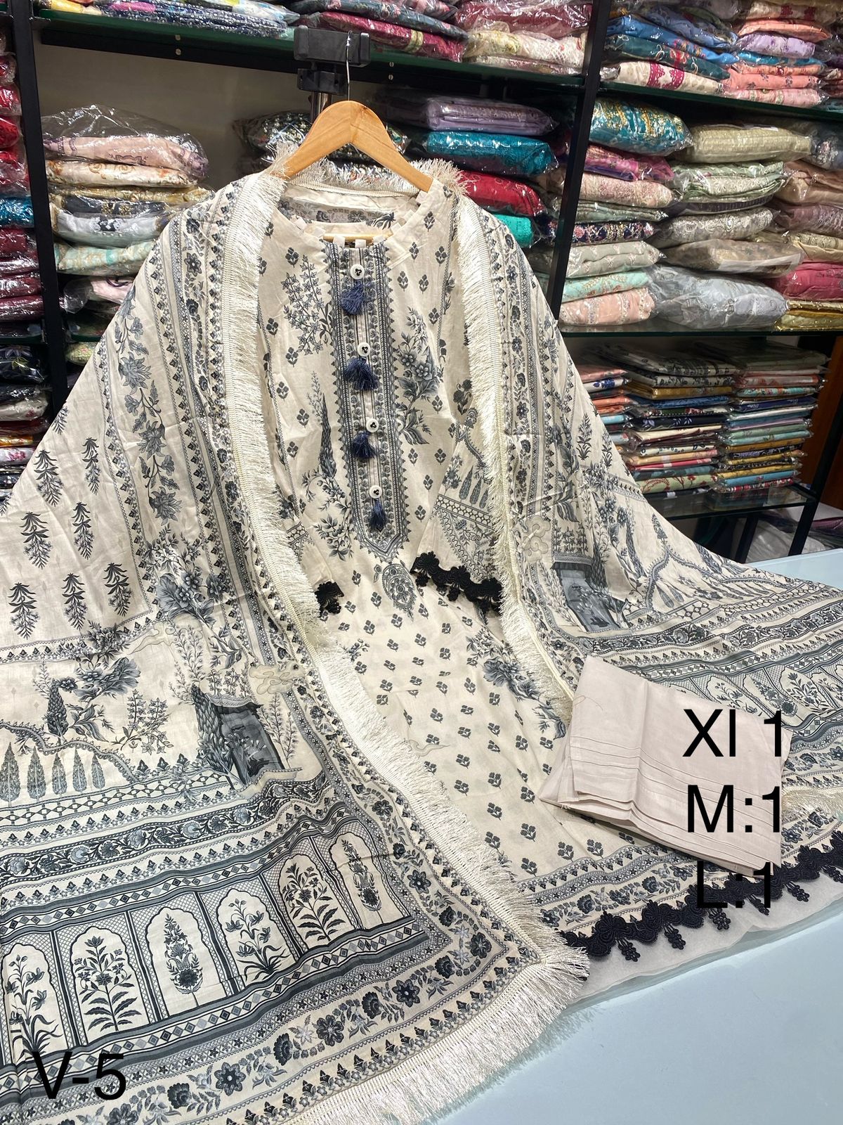 MAUSUMMERY LUXURY LAWN- vol5-11