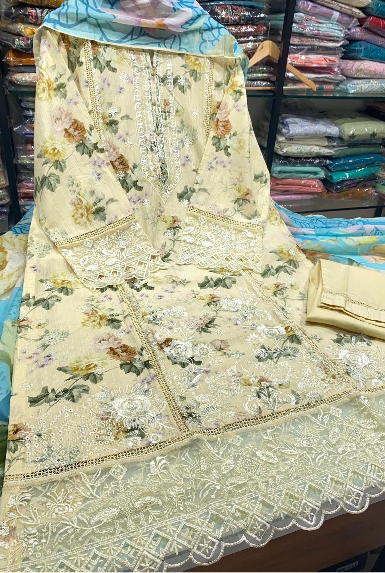 SADA BAHAR SIGNATURE FESTIVE LAWN STITCHED COLLECTION (3)