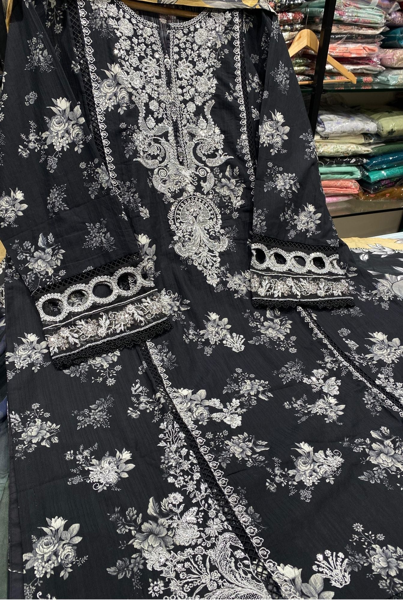 SADA BAHAR SIGNATURE FESTIVE LAWN STITCHED COLLECTION (2)