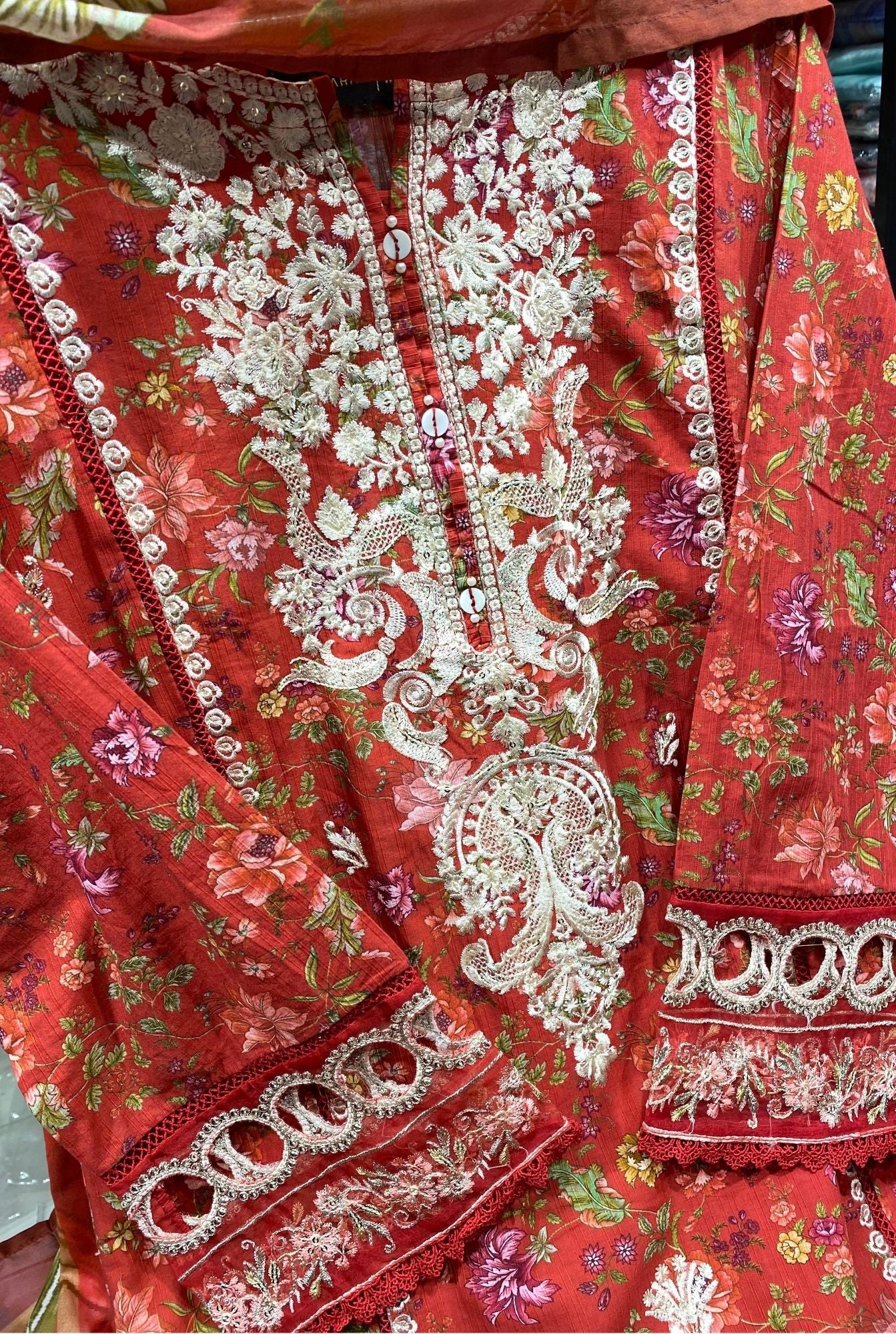 SADA BAHAR SIGNATURE FESTIVE LAWN STITCHED COLLECTION (9)