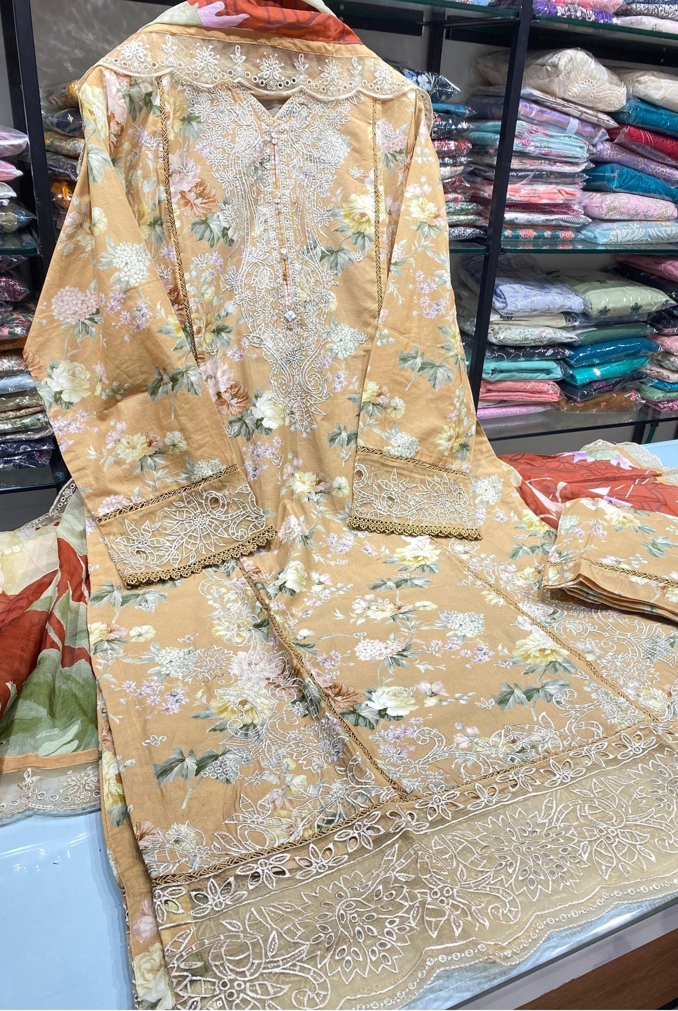 SADA BAHAR SIGNATURE FESTIVE LAWN STITCHED COLLECTION (8)