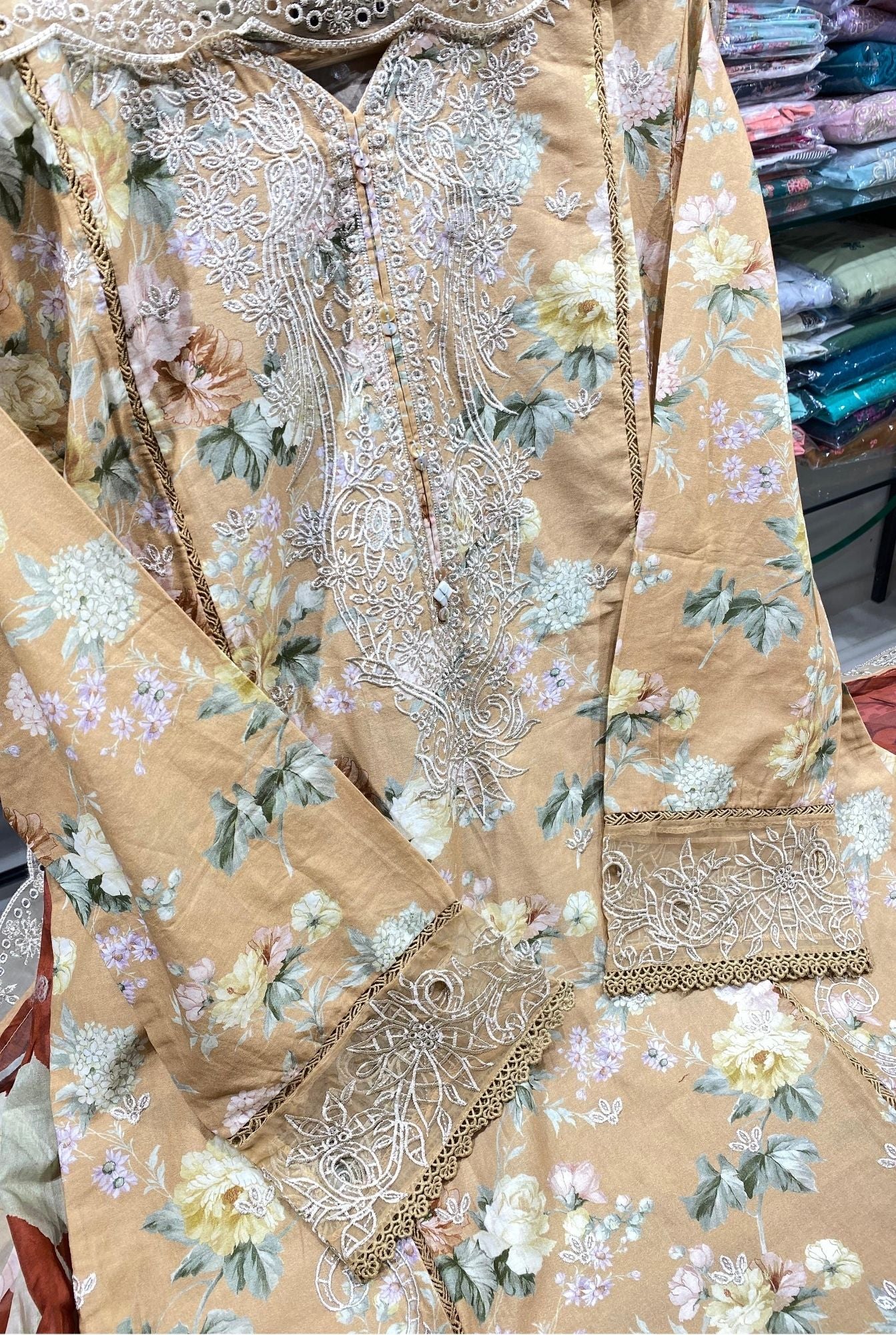 SADA BAHAR SIGNATURE FESTIVE LAWN STITCHED COLLECTION (8)