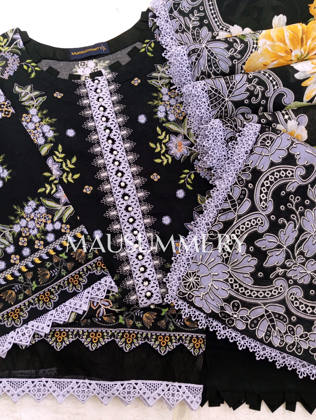 MAUSUMMERY LUXURY LAWN vol 6 - D09