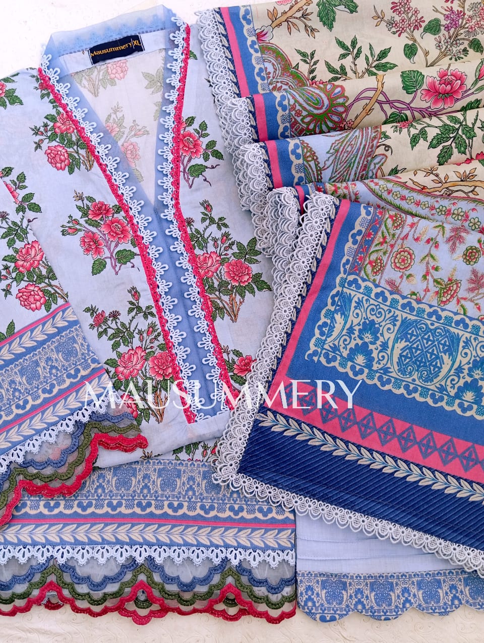 MAUSUMMERY LUXURY LAWN vol 6 - D03
