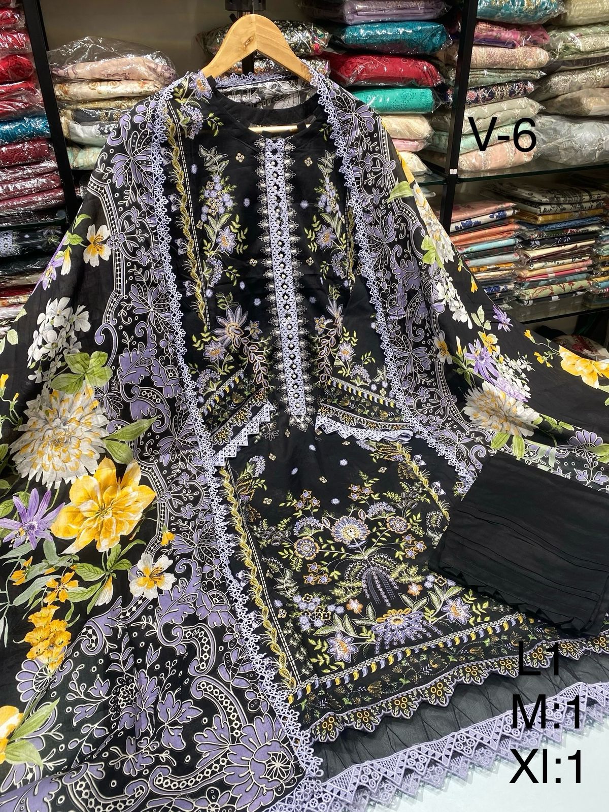 MAUSUMMERY LUXURY LAWN vol 6 - D09