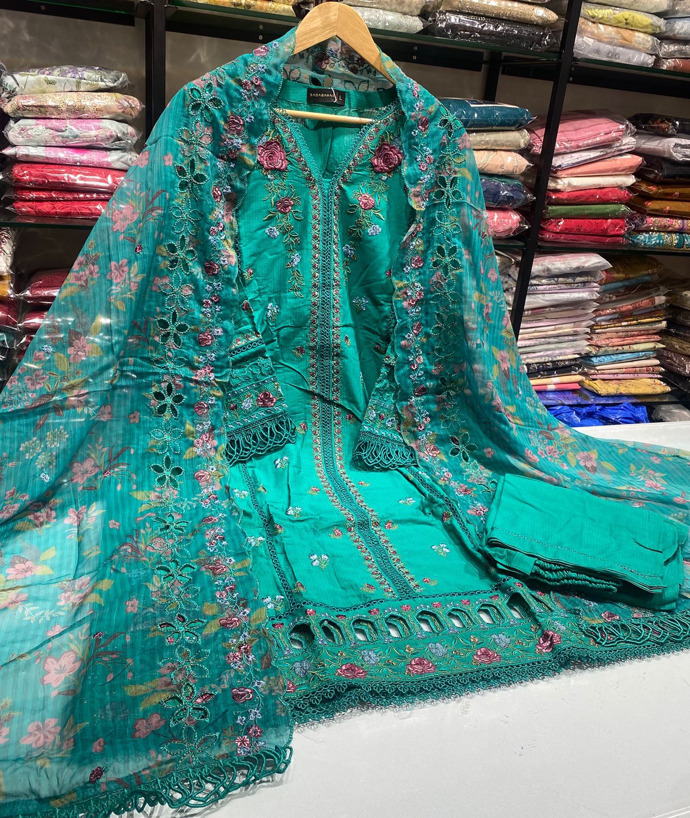 Sadabahar Luxury Embroidered Festive Collection 2026 (5)